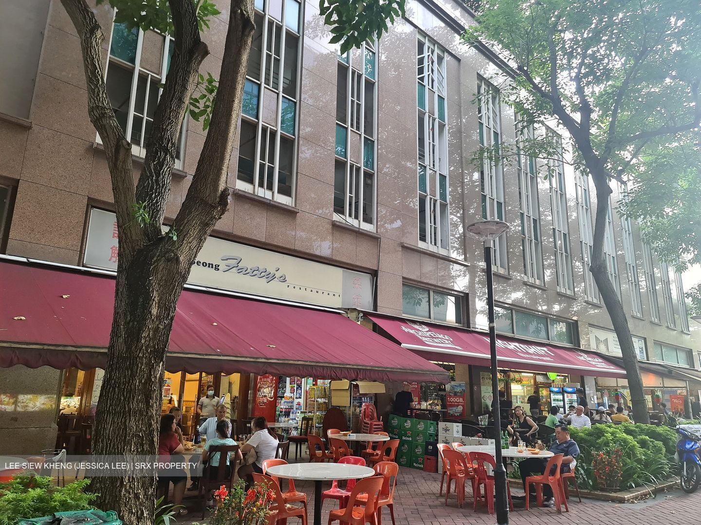 Burlington Square (D7), Retail #459522491